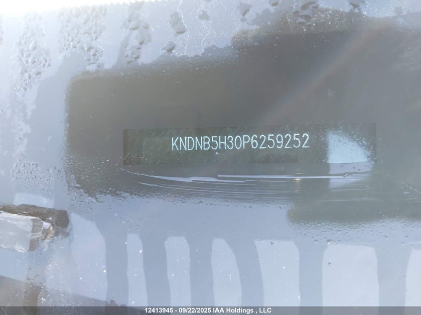 KNDNB5H30P6259252 2023 KIA CARNIVAL photo no. 9