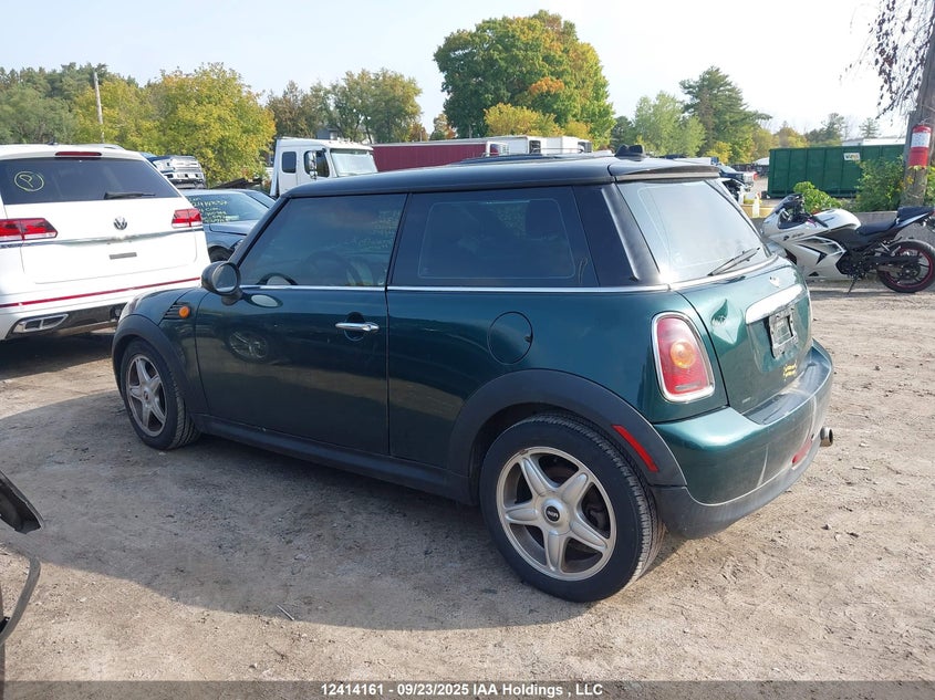 WMWMF3C56ATZ63636 2010 MINI COOPER photo no. 14