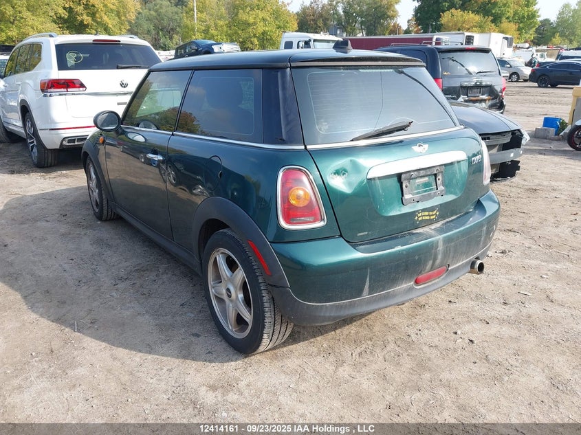 WMWMF3C56ATZ63636 2010 MINI COOPER photo no. 3