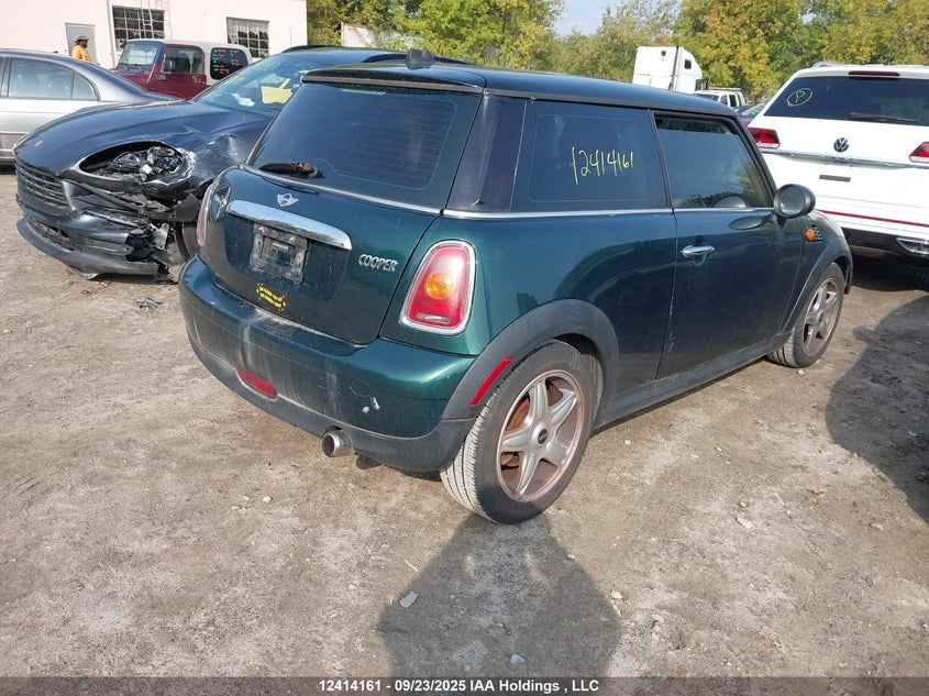 WMWMF3C56ATZ63636 2010 MINI COOPER photo no. 4