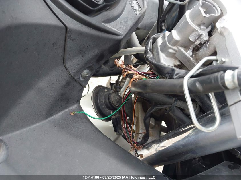 2011 Suzuki Gsx650 Fa VIN: JS1GP74B1B2100026 Lot: 12414186