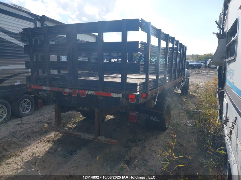 1FDUF5GT2BEB27363 2011 FORD F550 photo no. 4
