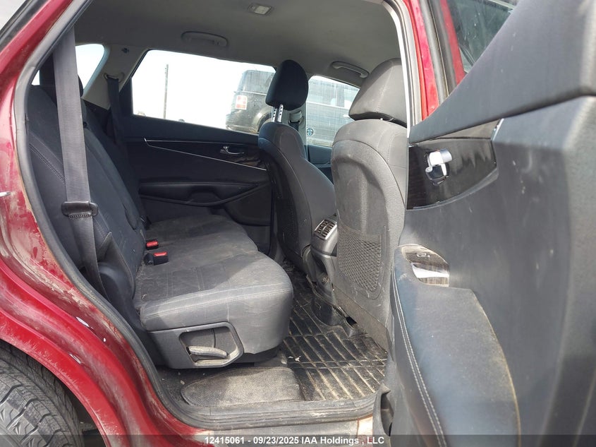 5XYPGDA39KG587936 2019 KIA SORENTO photo no. 8