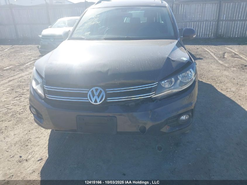 2016 Volkswagen Tiguan Comfortline/Highline/Special Edition VIN: WVGJV7AX6GW545777 Lot: 12415166