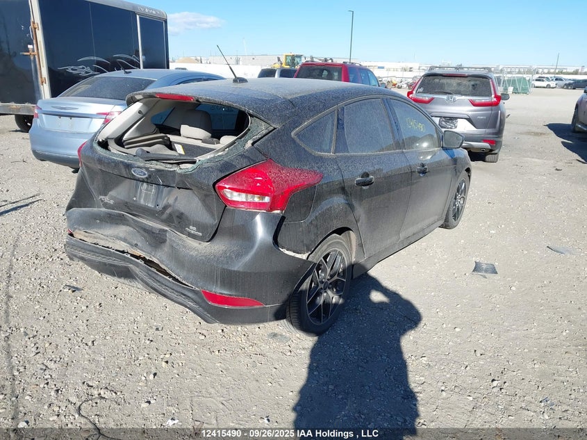 1FADP3K2XFL331808 2015 FORD FOCUS photo no. 4