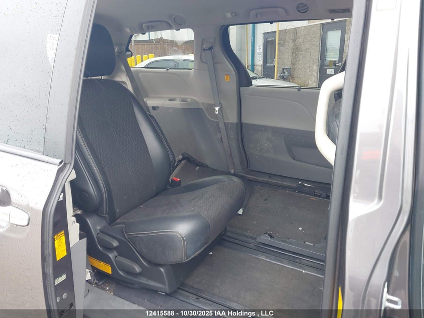 2013 Toyota Sienna Se 8 Passenger VIN: 5TDXK3DC8DS339378 Lot: 12415588