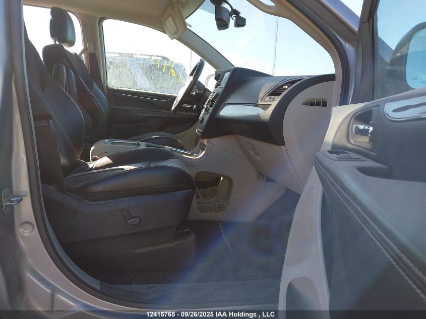 2014 Chrysler Town & Country Limited VIN: 2C4RC1GG3ER152438 Lot: 12415765