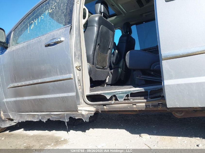 2014 Chrysler Town & Country Limited VIN: 2C4RC1GG3ER152438 Lot: 12415765