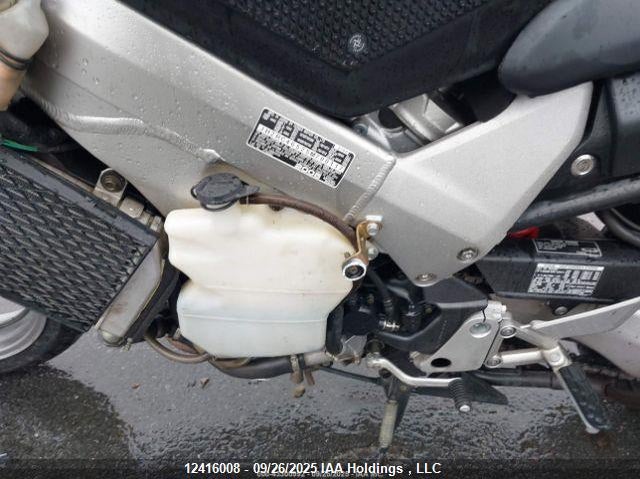 JH2RC46525M700117 2005 HONDA VFR photo no. 10