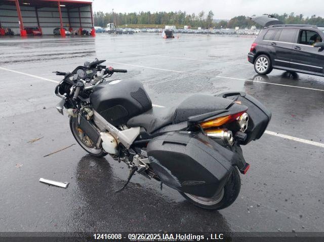 JH2RC46525M700117 2005 HONDA VFR photo no. 4