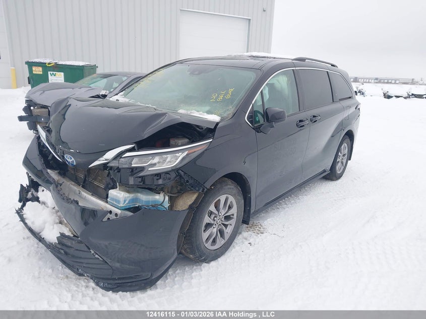 5TDGSKFCXNS058918 2022 TOYOTA SIENNA photo no. 2