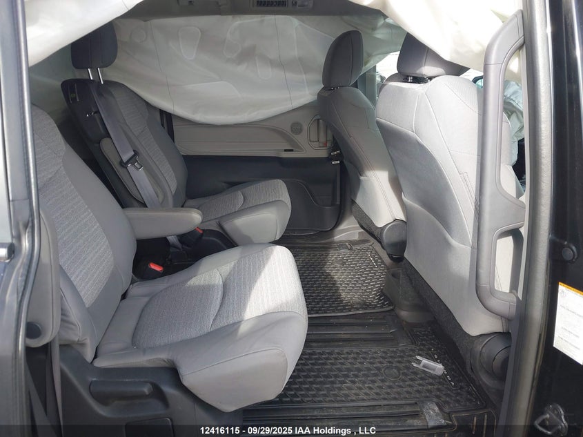 5TDGSKFCXNS058918 2022 TOYOTA SIENNA photo no. 8