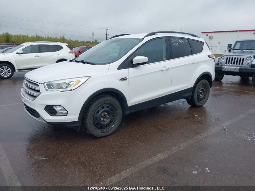 1FMCU9H97JUB64098 2018 FORD ESCAPE photo no. 2