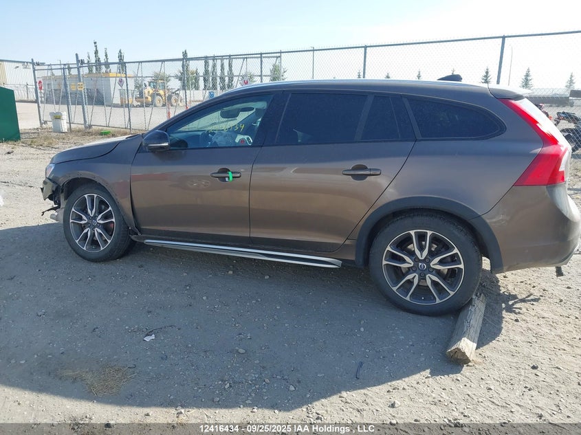 2015 Volvo V60 Cross Country T5 VIN: YV4612HL3F1001905 Lot: 12416434
