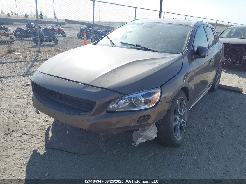 YV4612HL3F1001905 2015 VOLVO V60 CROSS COUNTRY photo no. 2