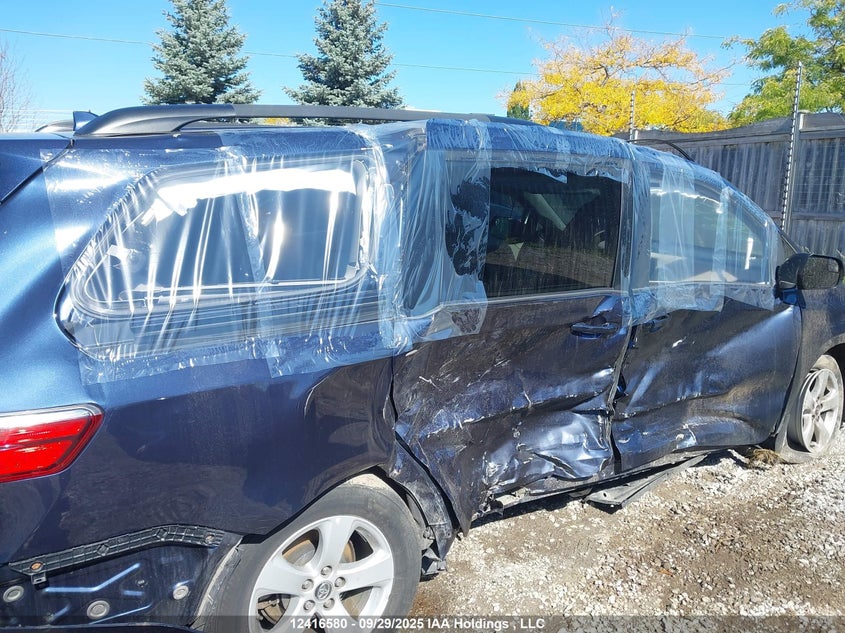 5TDKZ3DC5JS956190 2018 TOYOTA SIENNA photo no. 18
