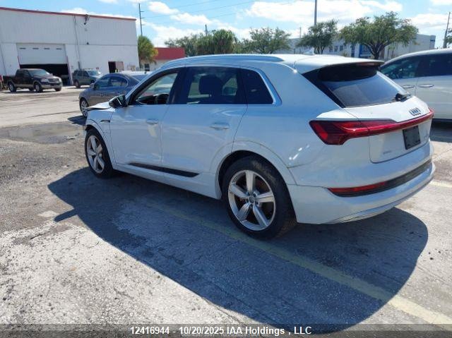 WA1AAAGE4KB008306 2019 AUDI E-TRON photo no. 4
