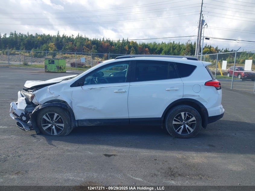 2T3RFREV3JW848840 2018 TOYOTA RAV 4 photo no. 15