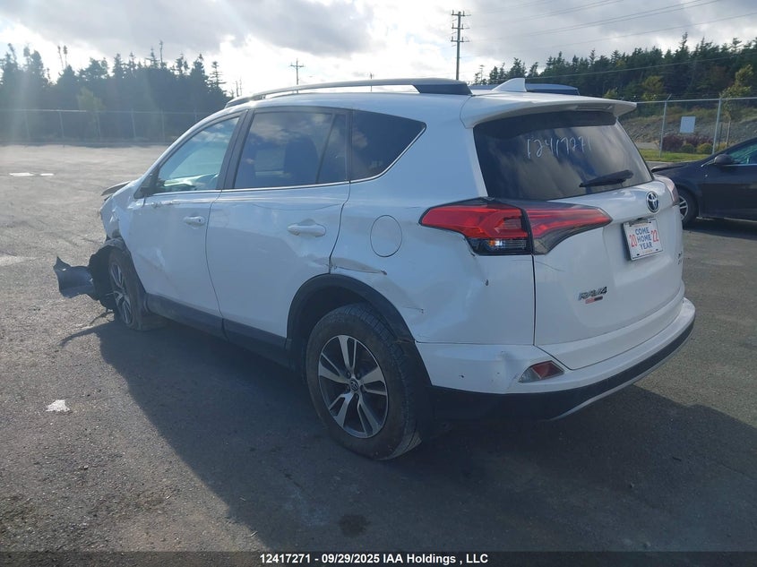 2T3RFREV3JW848840 2018 TOYOTA RAV 4 photo no. 3
