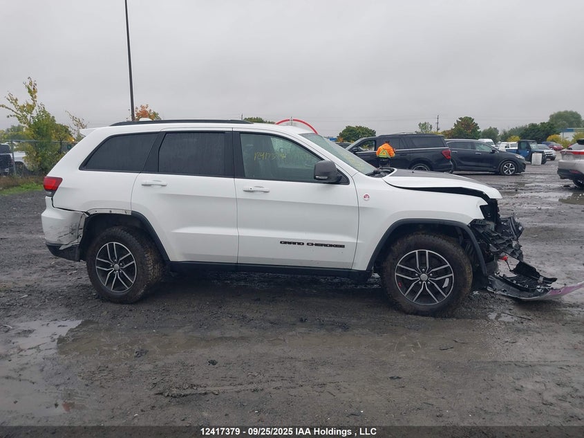 1C4RJFLT3JC374681 2018 JEEP GRAND CHEROKEE photo no. 14