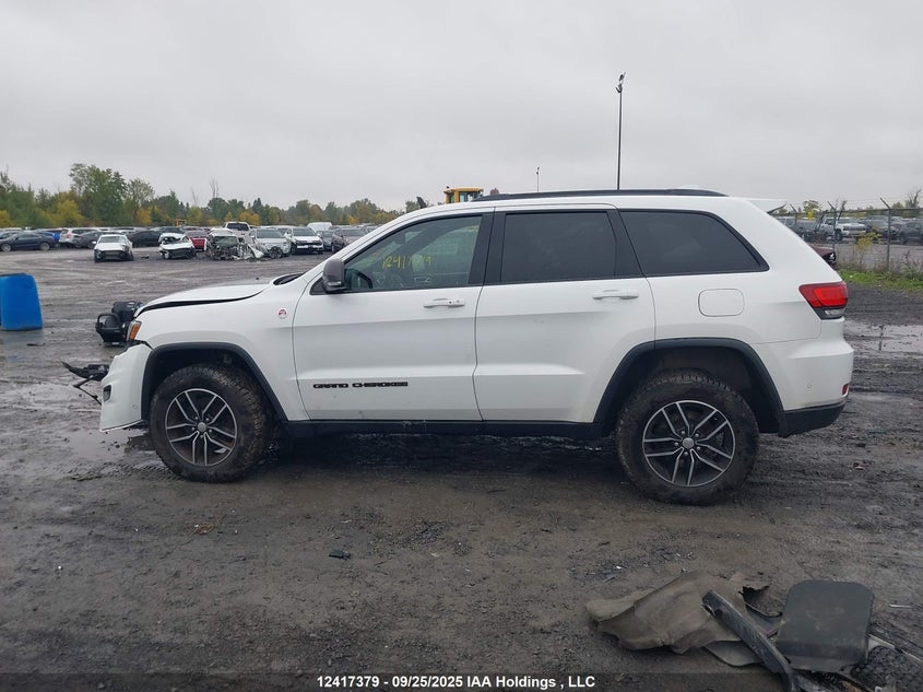 1C4RJFLT3JC374681 2018 JEEP GRAND CHEROKEE photo no. 15