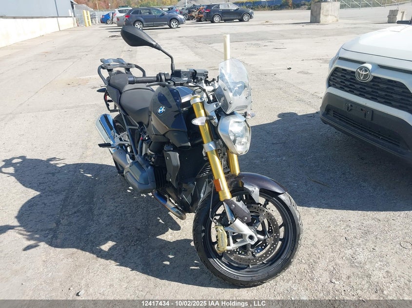 WB10A0401JZ287592 2018 BMW R1200 R auction photo 1