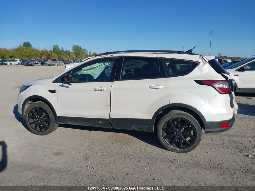 1FMCU9J91JUC96249 2018 FORD ESCAPE photo no. 15