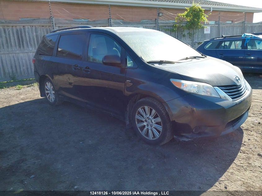 5TDJZ3DC6HS157976 2017 Toyota Sienna Le auction photo 1