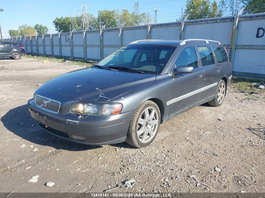 YV1SW59VX42359847 2004 VOLVO V70 photo no. 2