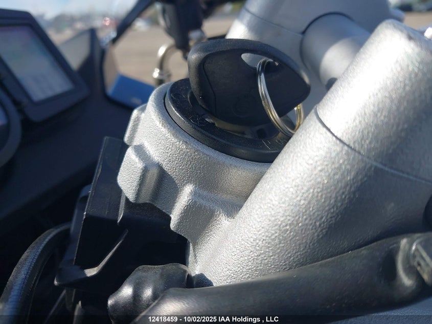 WB1024405AZR12497 2010 BMW F 800 photo no. 11