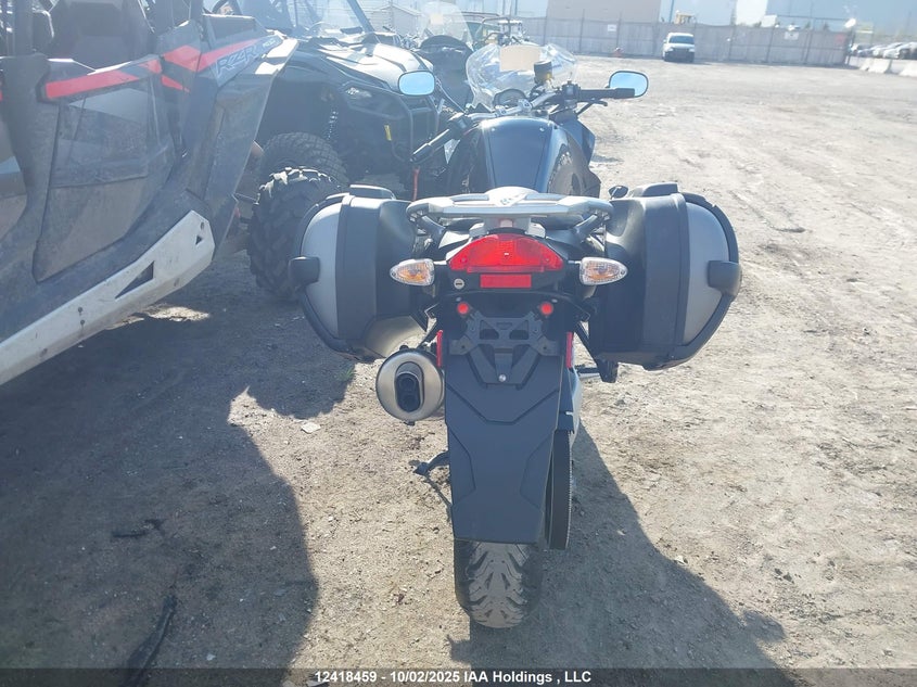 WB1024405AZR12497 2010 BMW F 800 photo no. 6