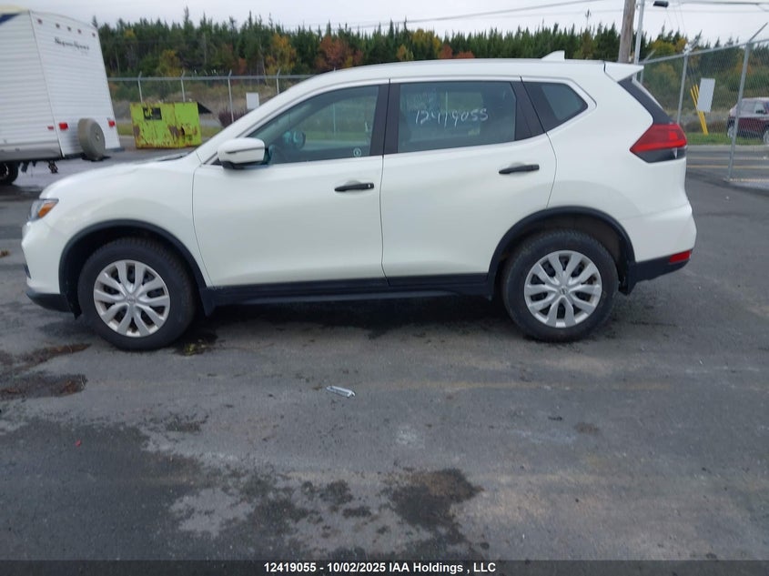 2018 Nissan Rogue Midnight Edition/S/Sl/Sl W/Propilot Assist/Sv VIN: 5N1AT2MV2JC747575 Lot: 12419055