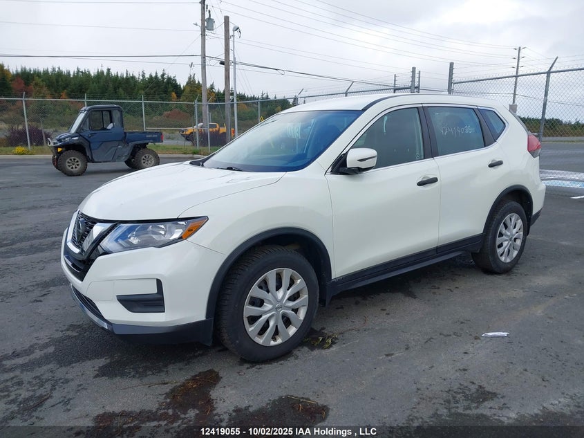 5N1AT2MV2JC747575 2018 NISSAN ROGUE photo no. 2
