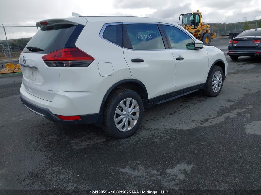 5N1AT2MV2JC747575 2018 NISSAN ROGUE photo no. 4