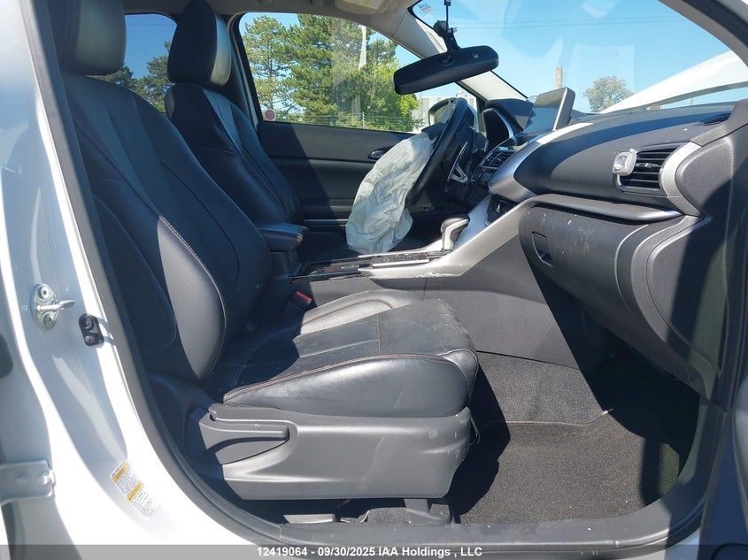 JA4AT4AA3JZ609892 2018 MITSUBISHI ECLIPSE CROSS photo no. 5