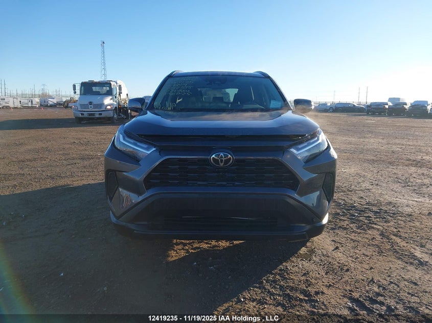 2T3R1RFVXPC342395 2023 TOYOTA RAV 4 photo no. 13