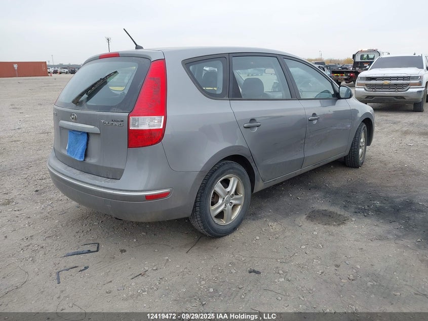 KMHDC8AE8BU125420 2011 HYUNDAI ELANTRA photo no. 4