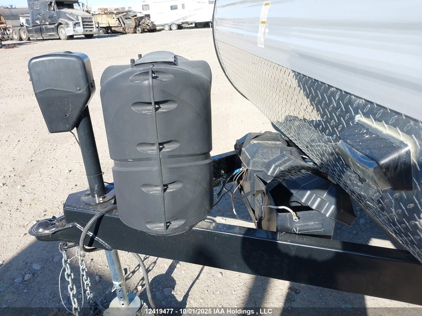 1UJBJ0BM9F7TF0180 2015   photo no. 7
