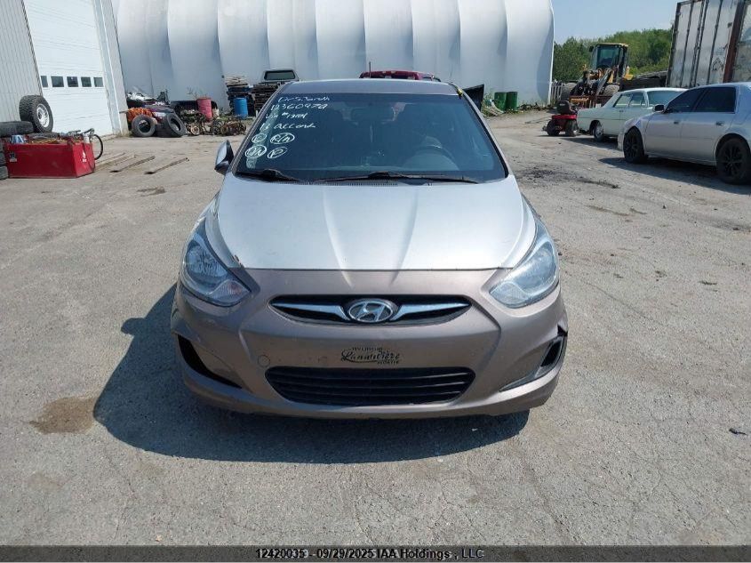 2013 Hyundai Accent L VIN: KMHCT5AE2DU131131 Lot: 12420035