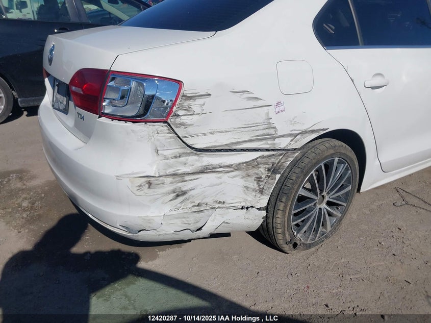 2013 Volkswagen Jetta 2.0 Tdi Highline VIN: 3VWLL7AJ8DM358032 Lot: 12420287