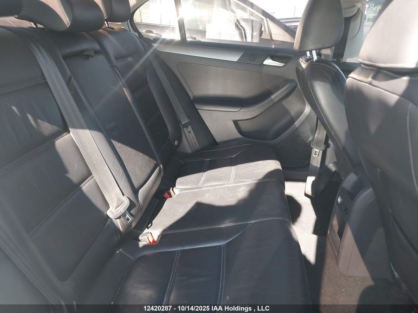 2013 Volkswagen Jetta 2.0 Tdi Highline VIN: 3VWLL7AJ8DM358032 Lot: 12420287