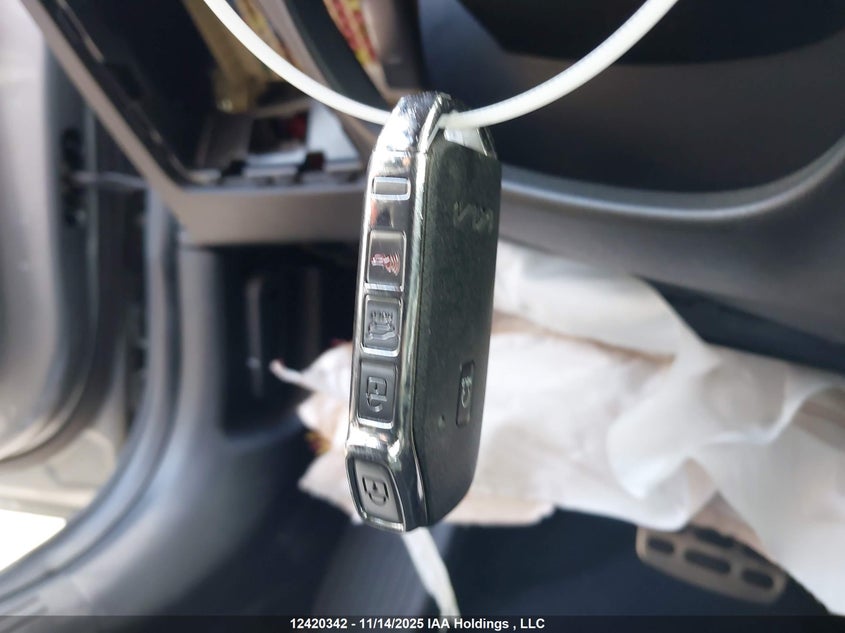 KNDCR3L16P5070673 2023 KIA NIRO photo no. 11