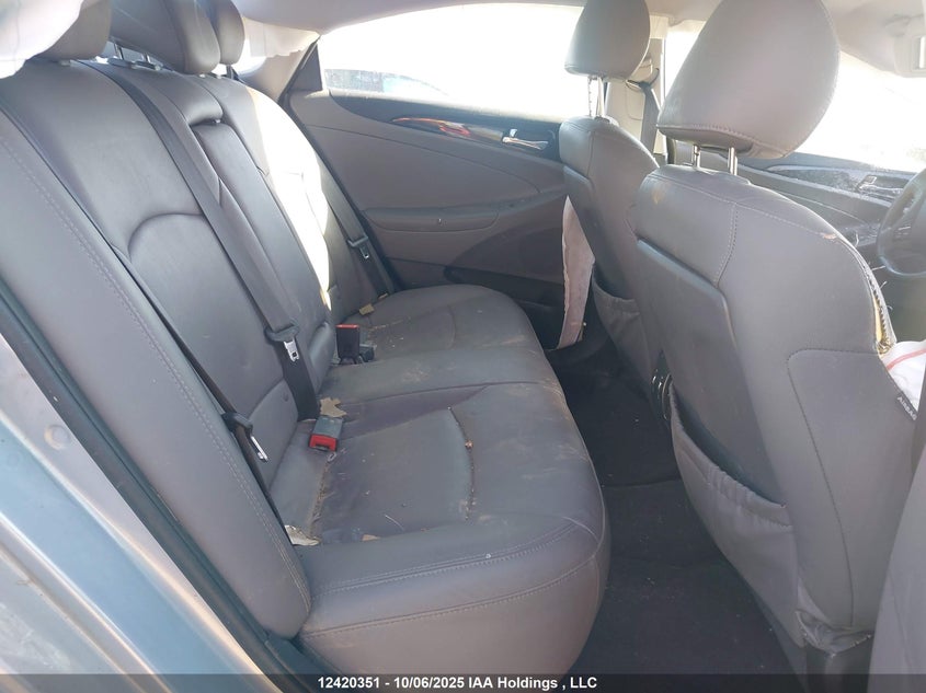 5NPEC4AC0BH215543 2011 HYUNDAI SONATA photo no. 8