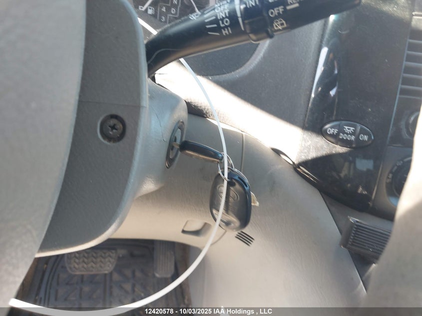 5TDBA29C95S031816 2005 TOYOTA SIENNA photo no. 11