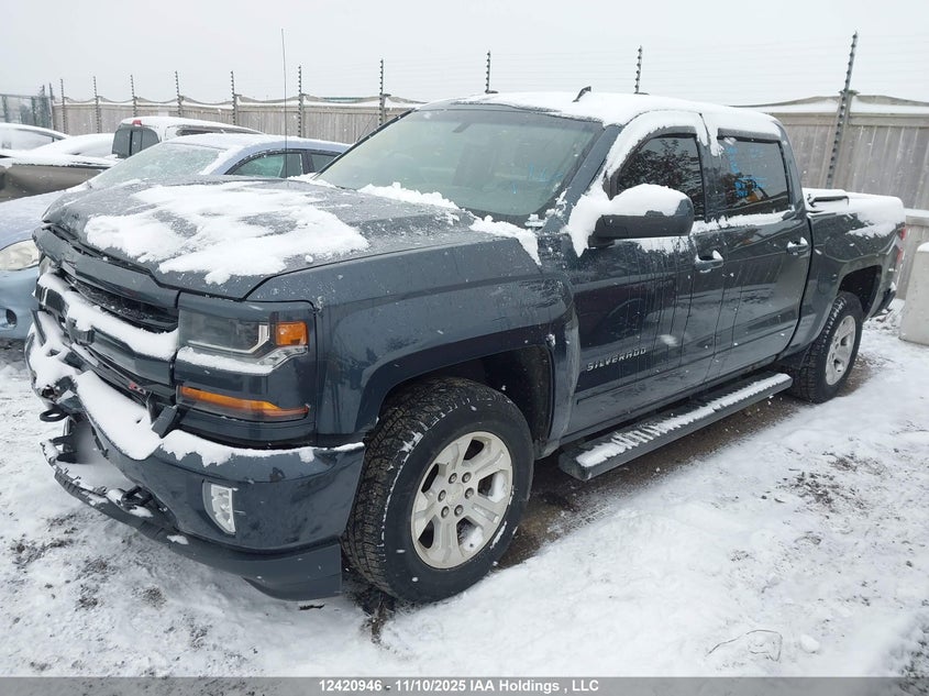3GCUKREC8HG468746 2017 CHEVROLET SILVERADO photo no. 2