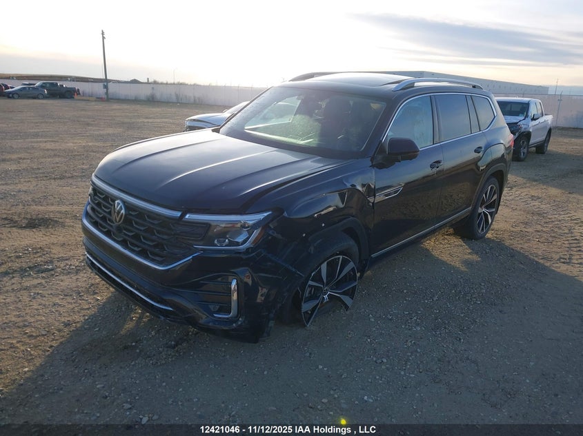 1V2FR2CAXRC557122 2024 VOLKSWAGEN ATLAS photo no. 2