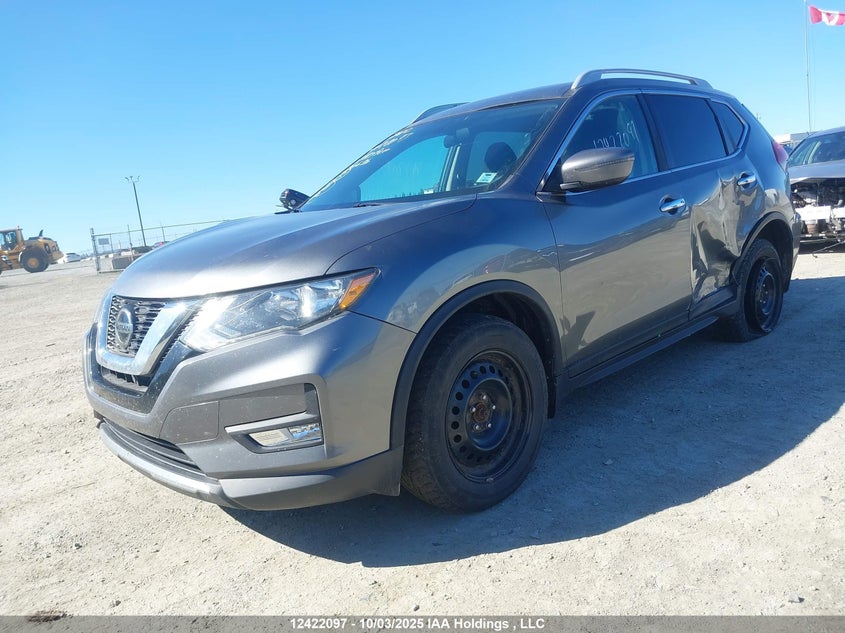 5N1AT2MV4JC706686 2018 NISSAN ROGUE photo no. 2