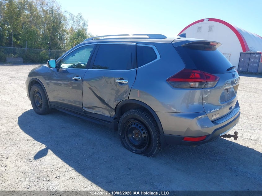 5N1AT2MV4JC706686 2018 NISSAN ROGUE photo no. 3