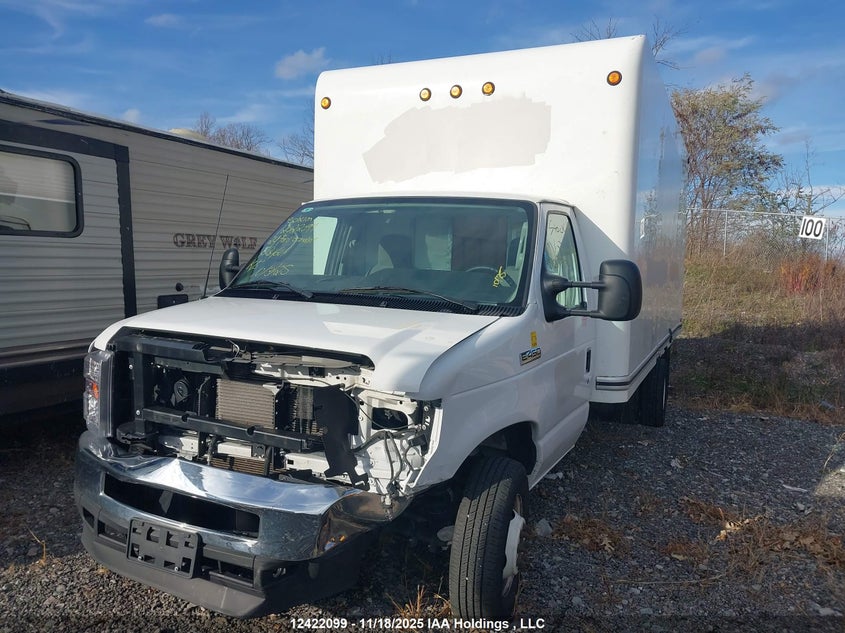 1FDXE4FN1RDD34601 2024 FORD ECONOLINE photo no. 2