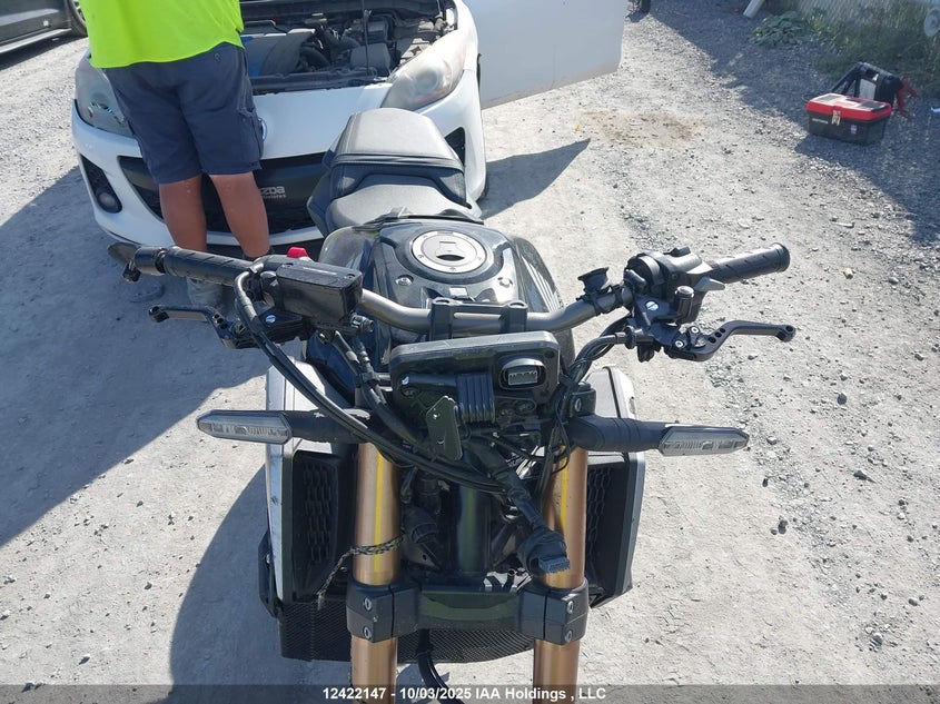 MLHRH0260L5100301 2020 HONDA CB photo no. 12